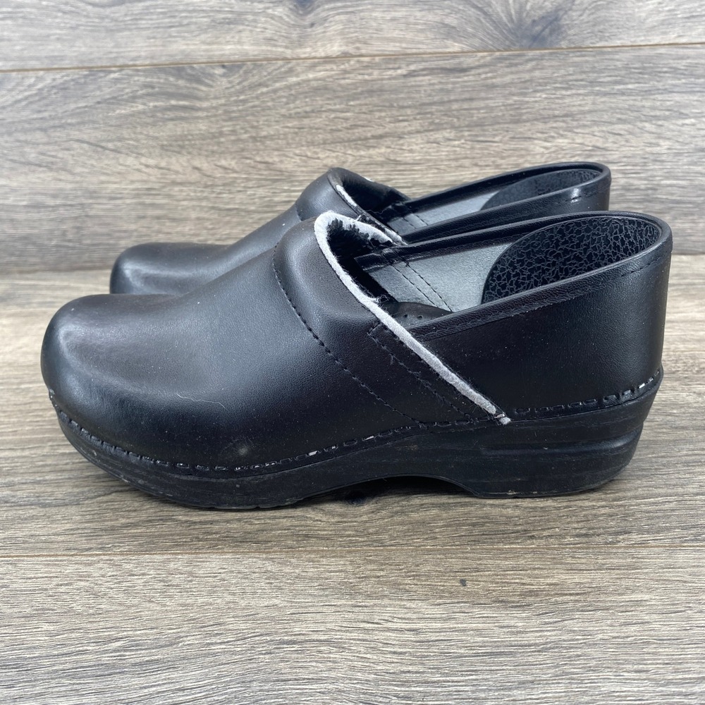 Dansko Black Leather Clogs Slip On Mule Shoes Women Size 39 US 8.5